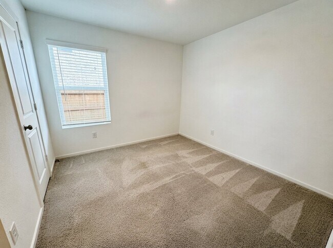 Building Photo - 26710 Dalmatian Bellflower Dr