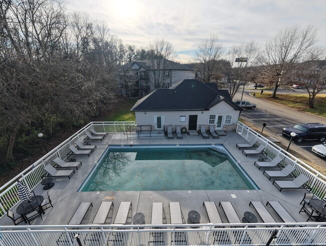 Building Photo - Dunhill Flats