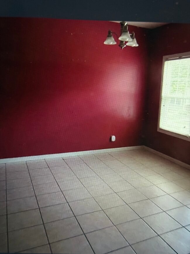 Building Photo - 11217 North Oakwood Drive