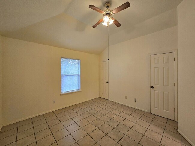 Building Photo - 3902 Old FM 440 Rd