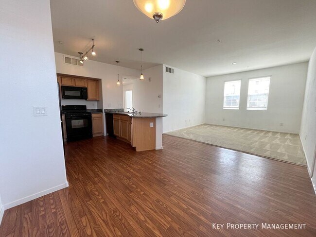 Building Photo - 50 Aura de Blanco St