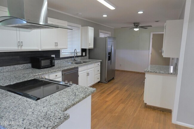 Building Photo - 2209 Golf Links Rd