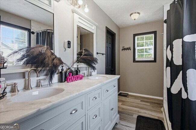 Building Photo - 1459 Bridgewater Branch