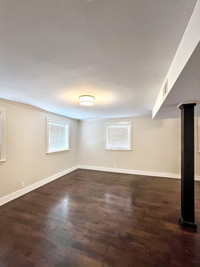 Building Photo - 640 Tobylynn Ct