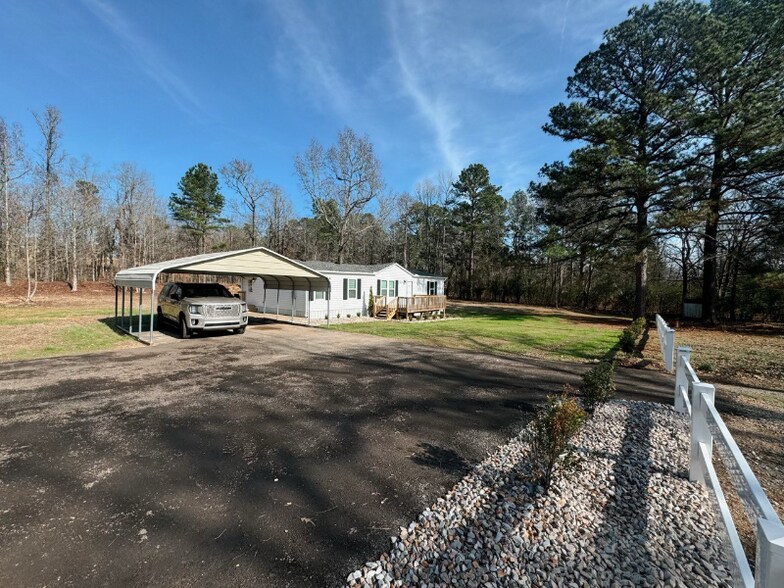 Building Photo - 512 Rock Creek Rd