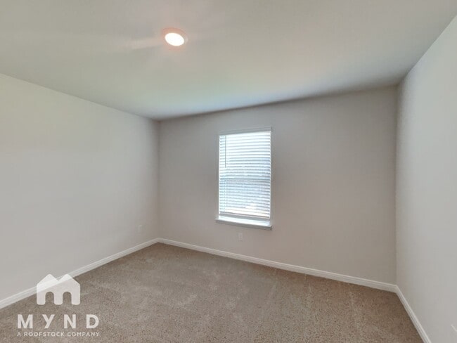 Building Photo - 1106 Clark Dr