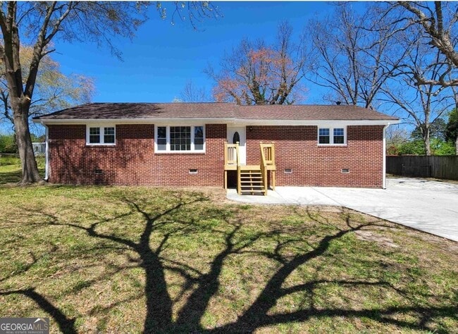 Primary Photo - 2602 Lake Harbin Rd