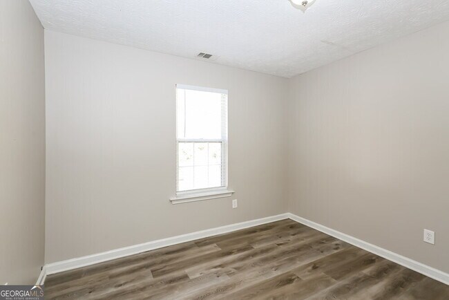 Building Photo - 3846 Kenner Dr SW
