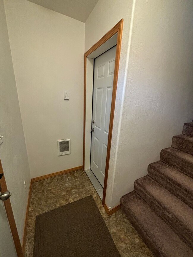 Building Photo - 2418-2420 Ernest