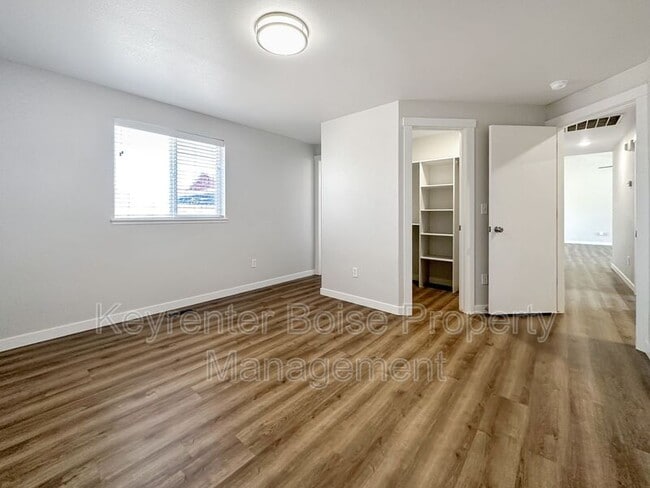 Building Photo - 1350 W Yost Ct