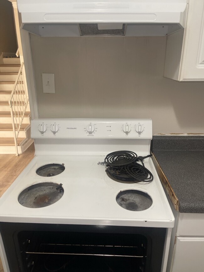 Building Photo - 6105 Trent Dr NW