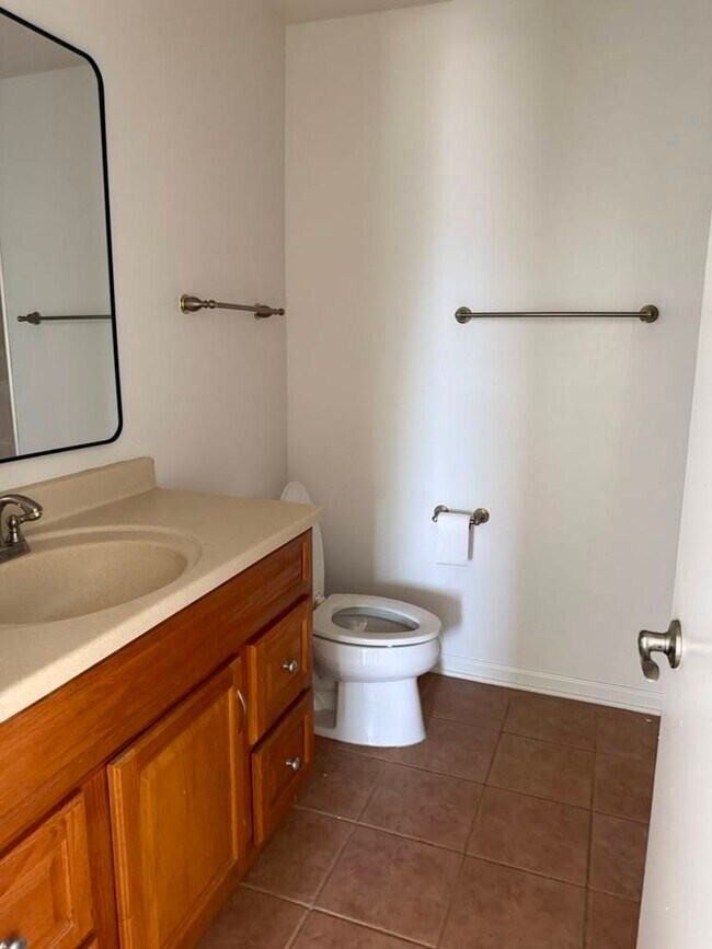 Building Photo - 327 Wildberry Ct