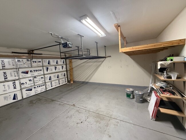Building Photo - 521 W Jardin Loop