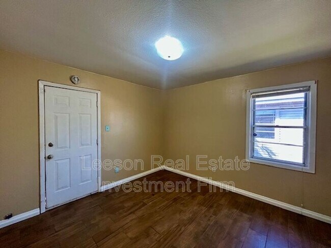 Building Photo - 2010 Colleen Drive