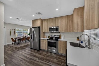 Building Photo - 540 NE 59th Ct