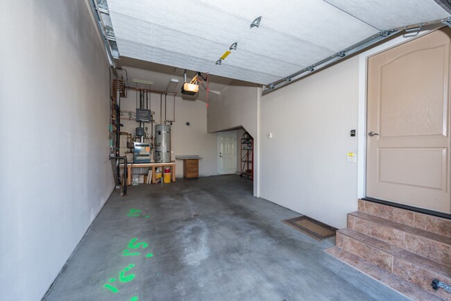 Building Photo - 15t1426