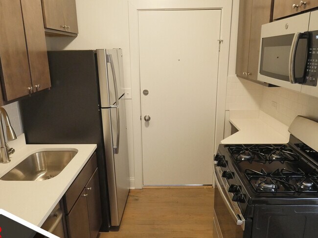 Building Photo - 2641 N Spaulding Ave