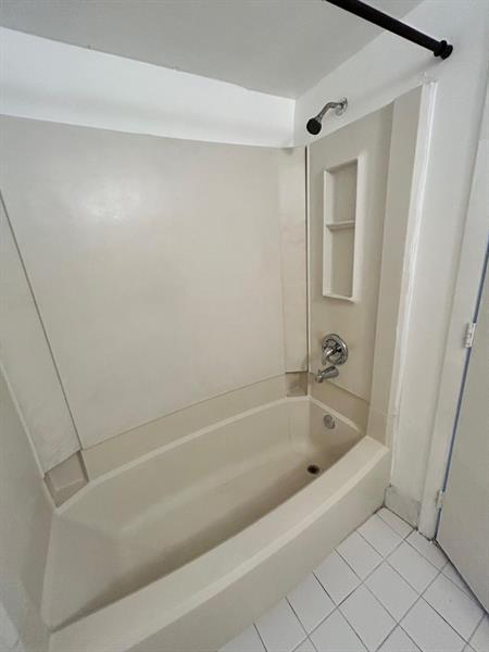 Building Photo - 6900 SW 39th St