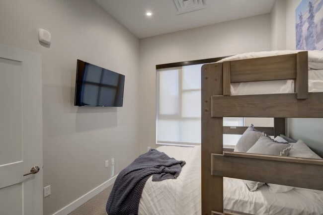 Building Photo - 110 W Beall St