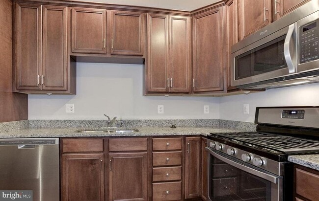 Building Photo - 43017 Clarks Mill Terrace