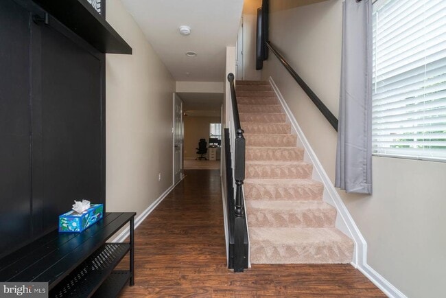 Building Photo - 7469 Tanyard Knoll Ln