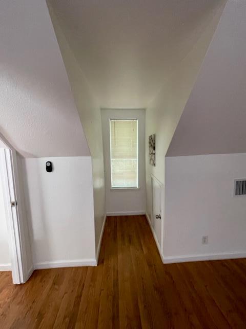 Building Photo - 208 Medina St