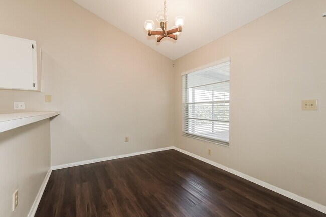 Building Photo - 1611 Bent Pine Way