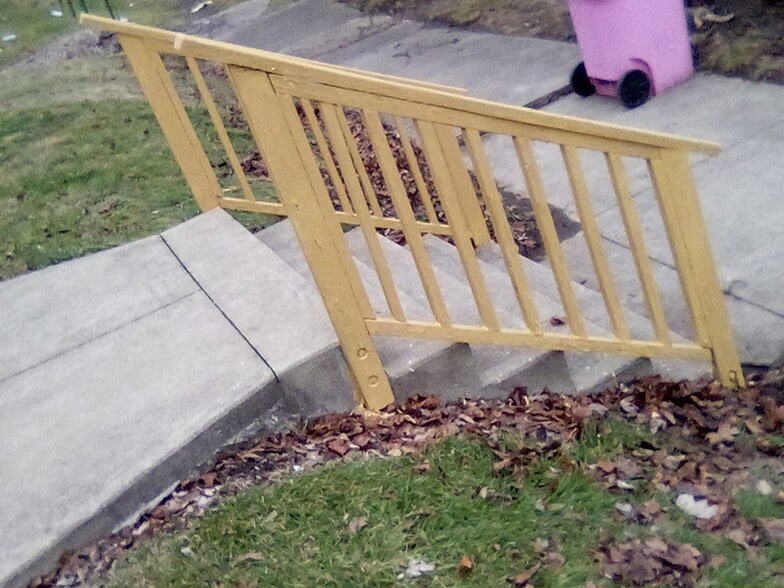 Building Photo - 283 W 5th St