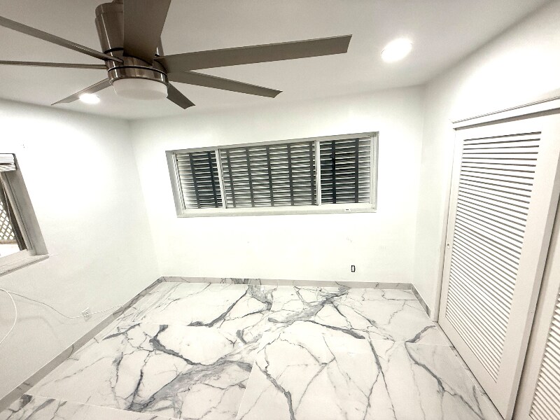 Building Photo - 2685 SE 5th St