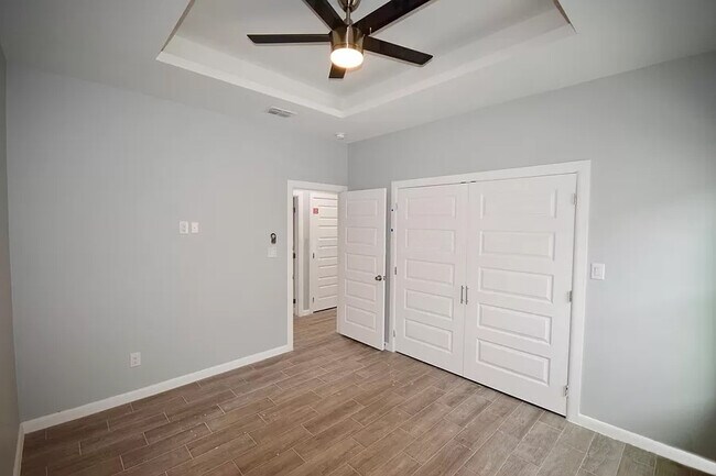 Building Photo - 1412 S Iris St