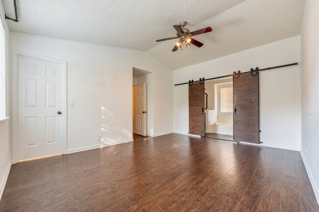 Building Photo - 348 N Birchwood Dr