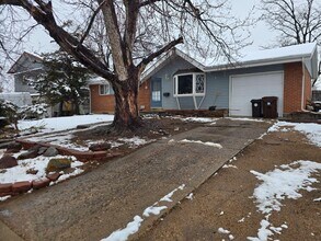 Building Photo - Preleasing Spacious 5-Bedroom Home with Finished Basement, Large Backyard & Attached Garage