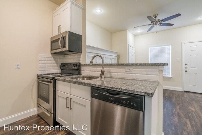 Building Photo - 2407 Bois D'Arc St