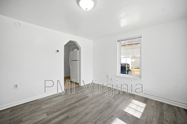 Building Photo - 1482 Old Virginia Beach Rd