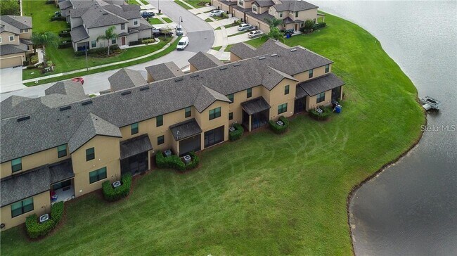 Building Photo - 2471 Seven Oaks Dr