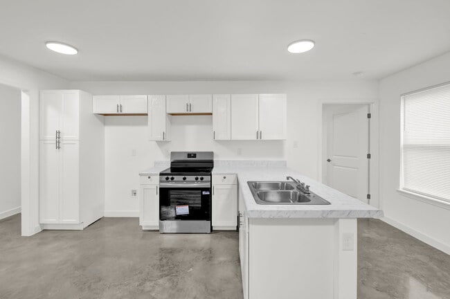 Building Photo - 2853 Choctaw Ave