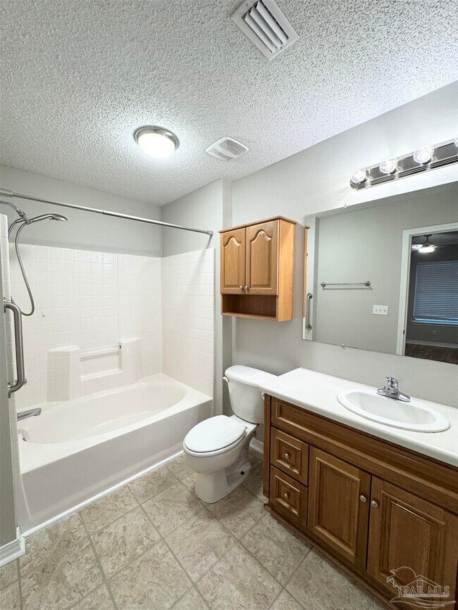 Building Photo - 5661 Fairview Dr