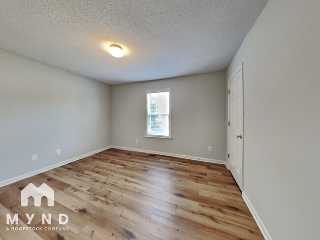 Building Photo - 173 Rose Ct