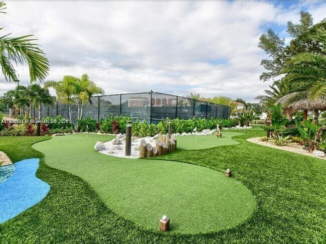 Building Photo - 17 Keswick A