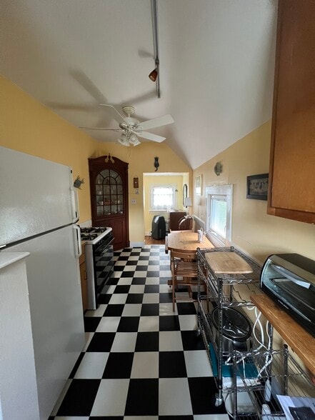 kitchen from other side - 265 Common St