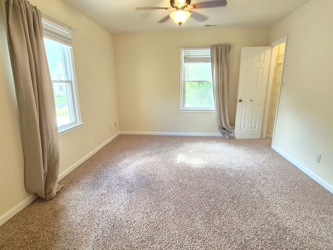 Building Photo - 125 Ivywood Dr