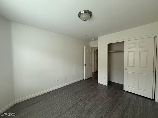 Building Photo - 2229 Mundare Dr