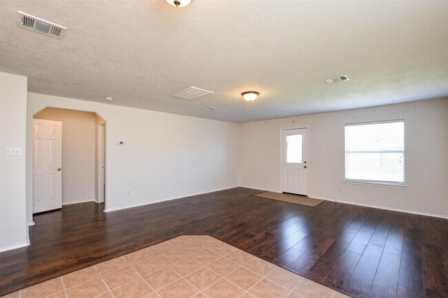 Building Photo - 19014 Prairie Bluff Dr