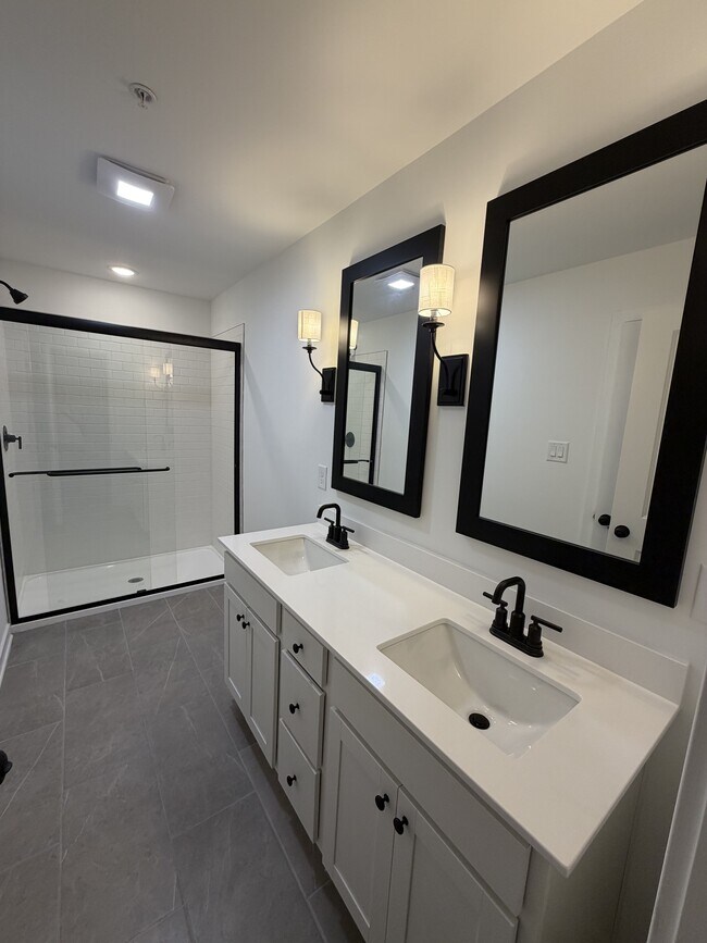 Building Photo - 228 Clement Lp