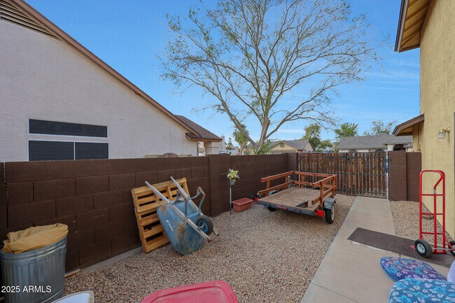 Building Photo - 15237 N 61st Dr