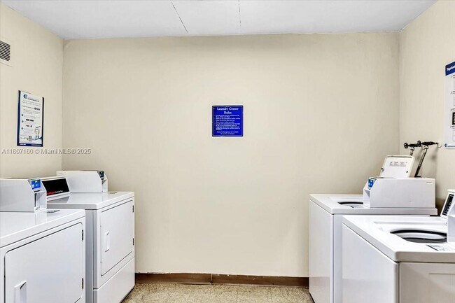 Building Photo - 2780 NE 183rd St
