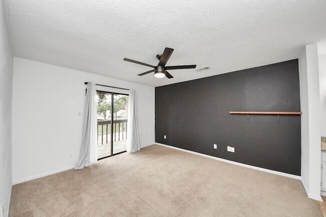 Building Photo - 12755 Mill Ridge Dr