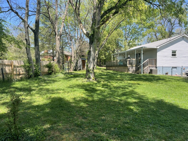 Completely Fenced-In, Spacious Backyard - 914 Westview Cir