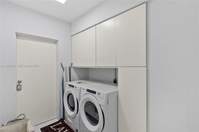 Building Photo - 1247 Jackson St