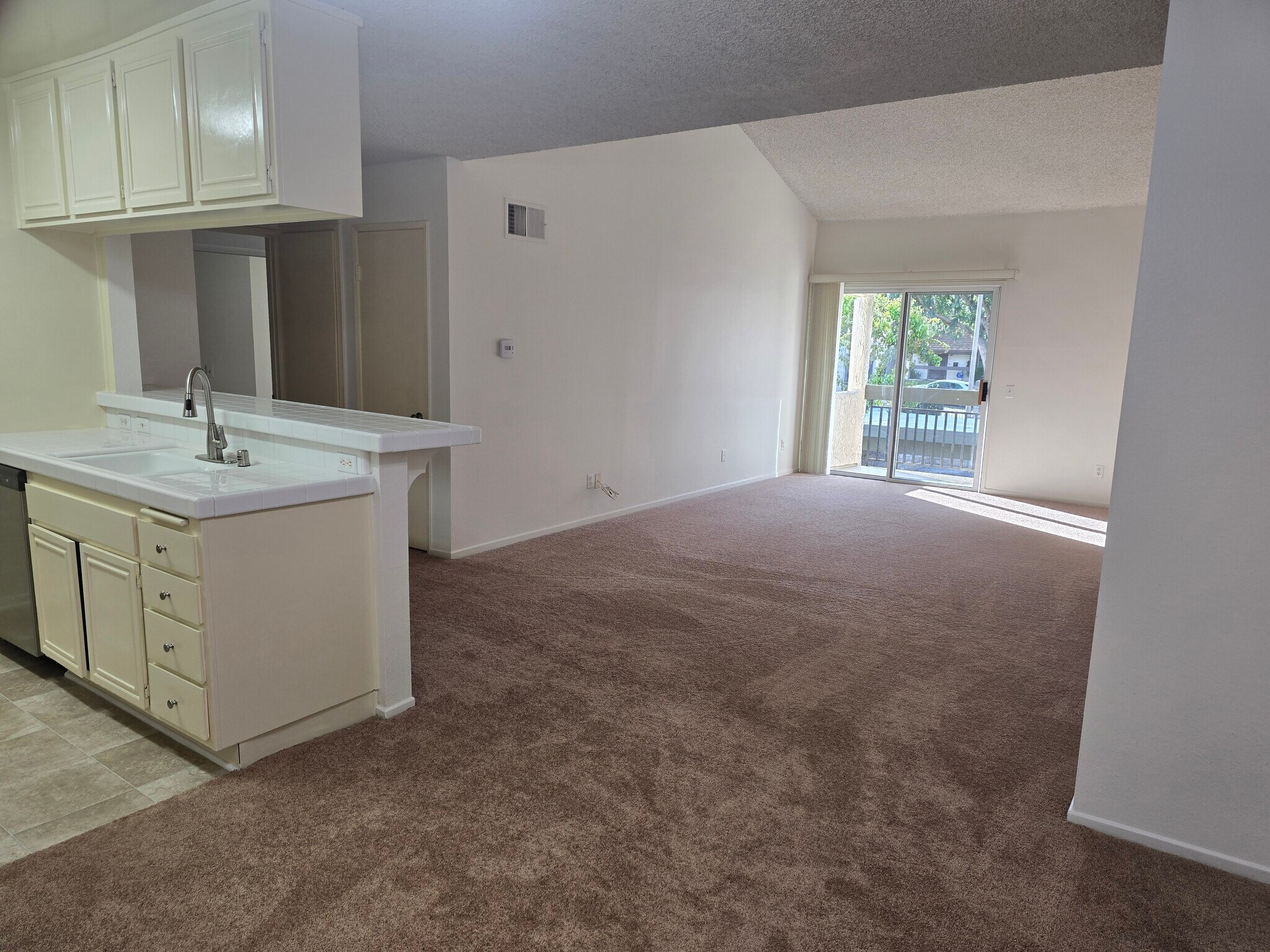 Building Photo - 24518 Nicklaus Dr